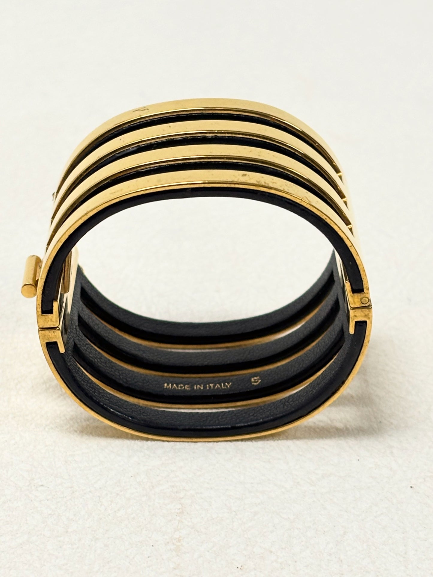 CÉLINE Manchette architecturale minimaliste