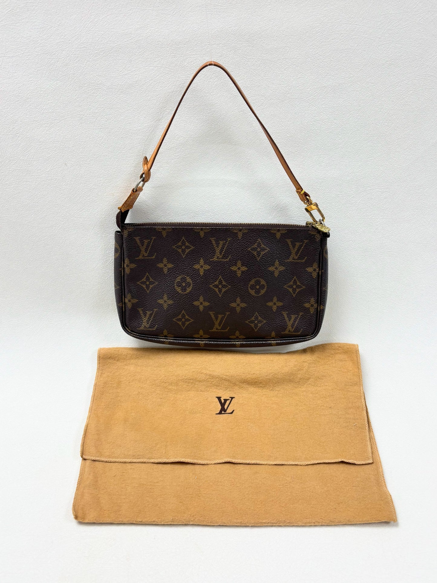 LOUIS VUITTON Sac Pochette Accessoire