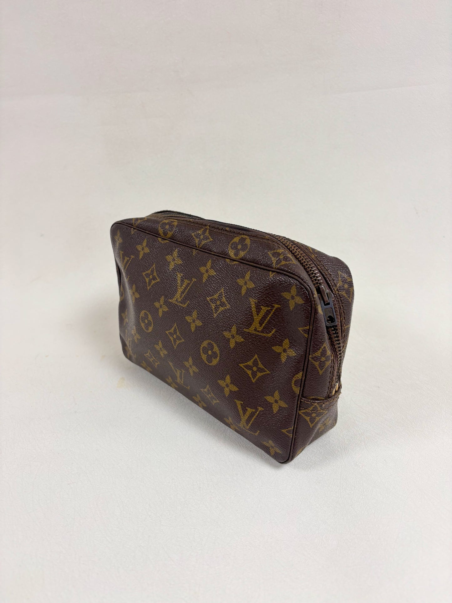 LOUIS VUITTON Pochette trousse