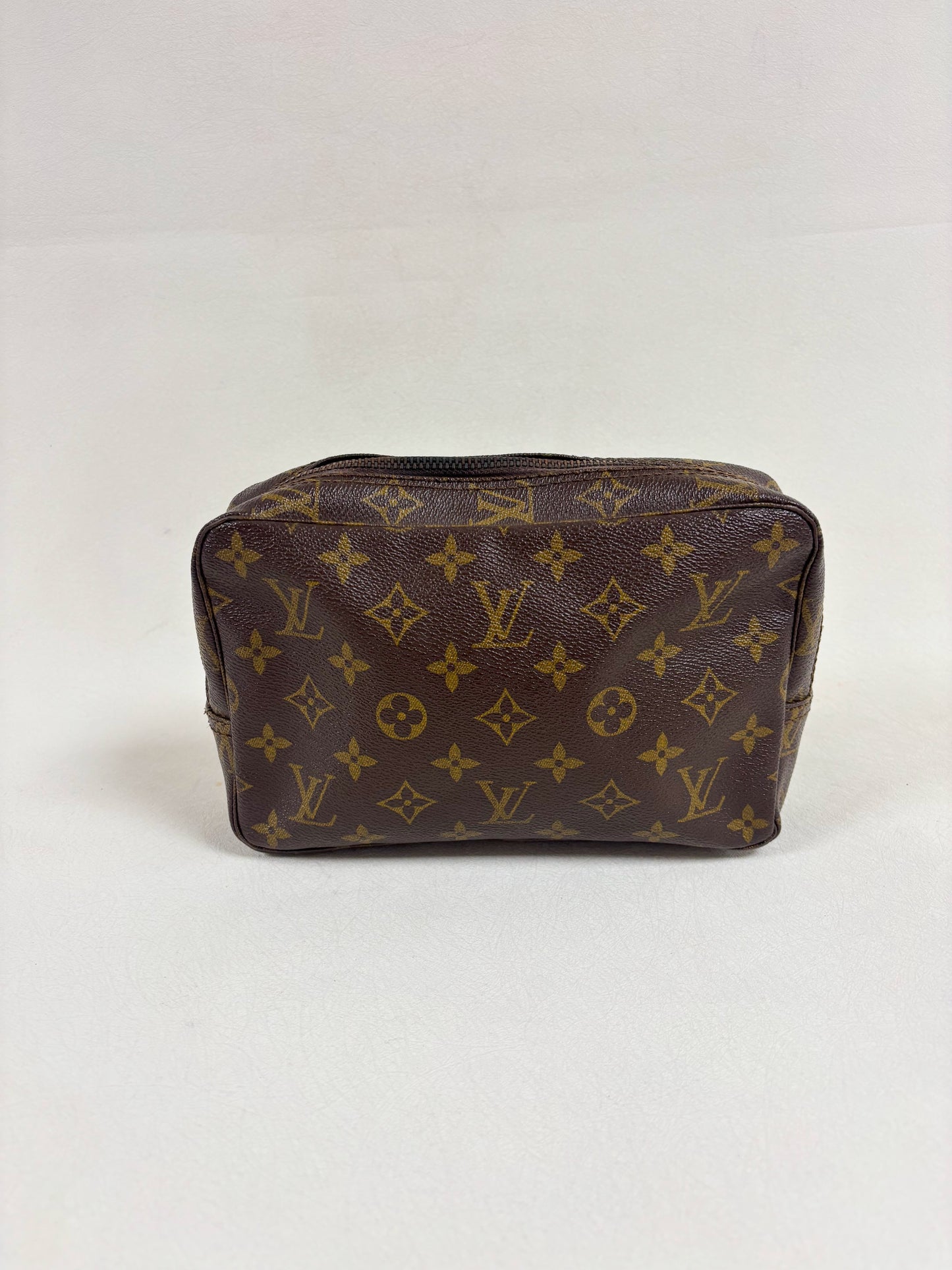 LOUIS VUITTON Pochette trousse