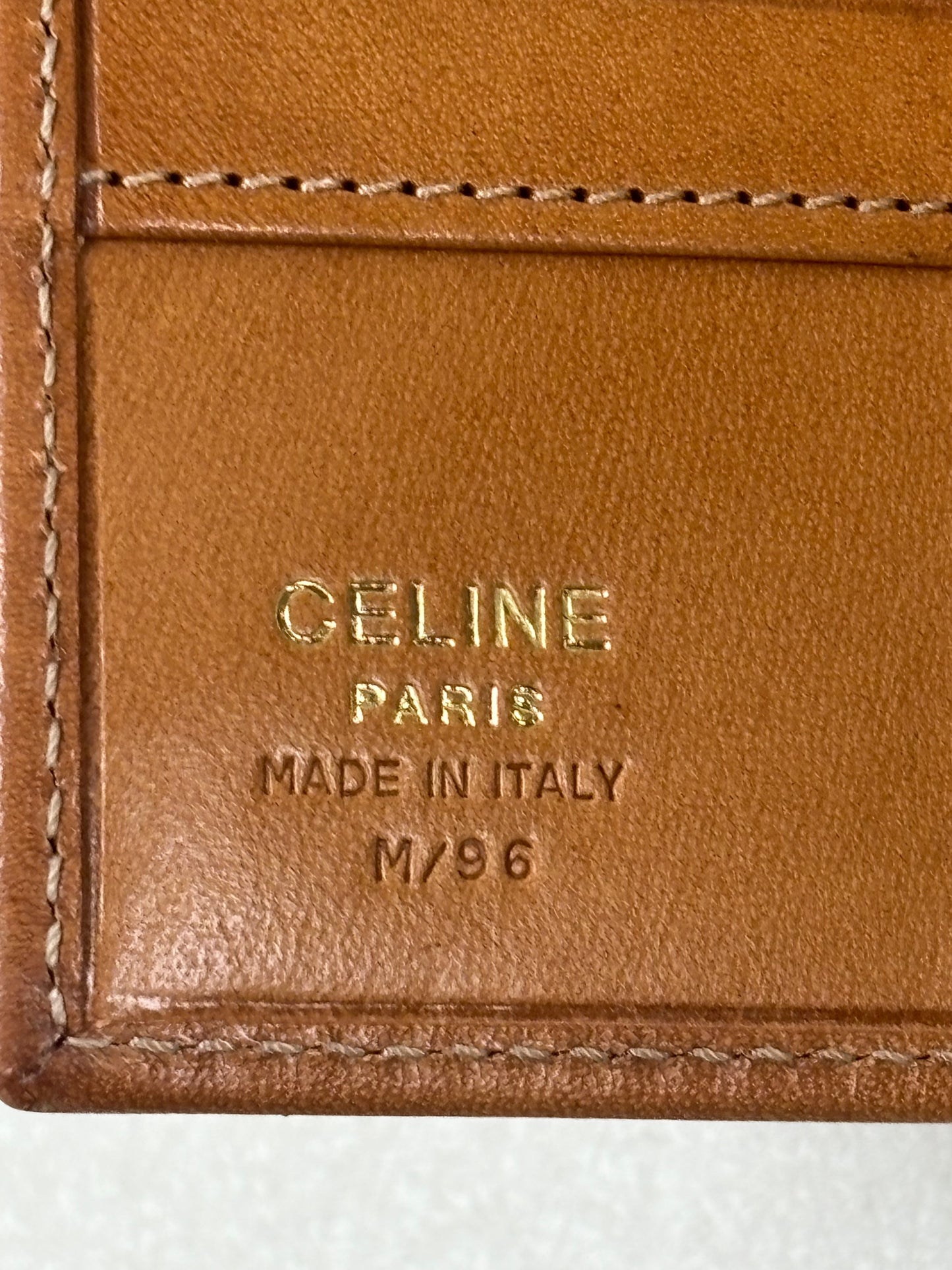 CÉLINE Triumph Wallet