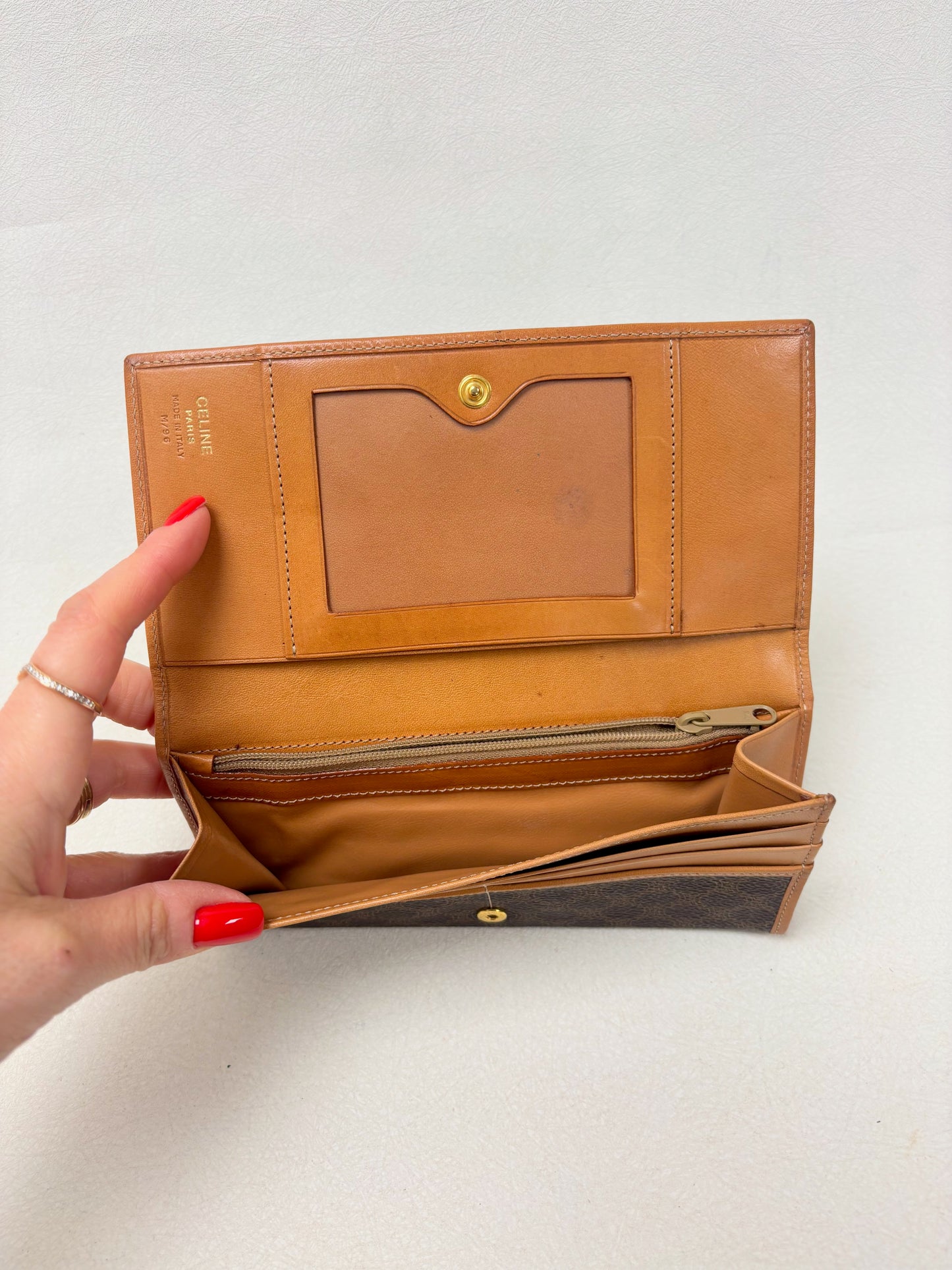CÉLINE Triumph Wallet