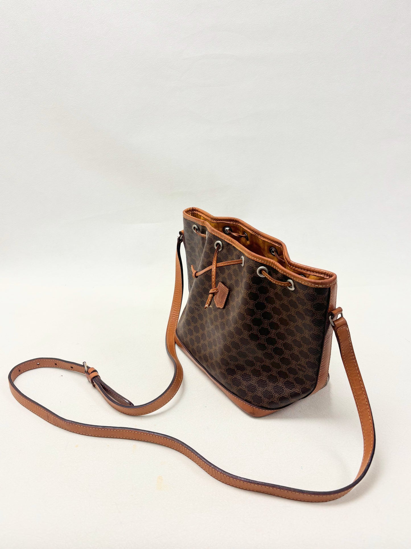 CÉLINE Sac Seau Triomphe PM