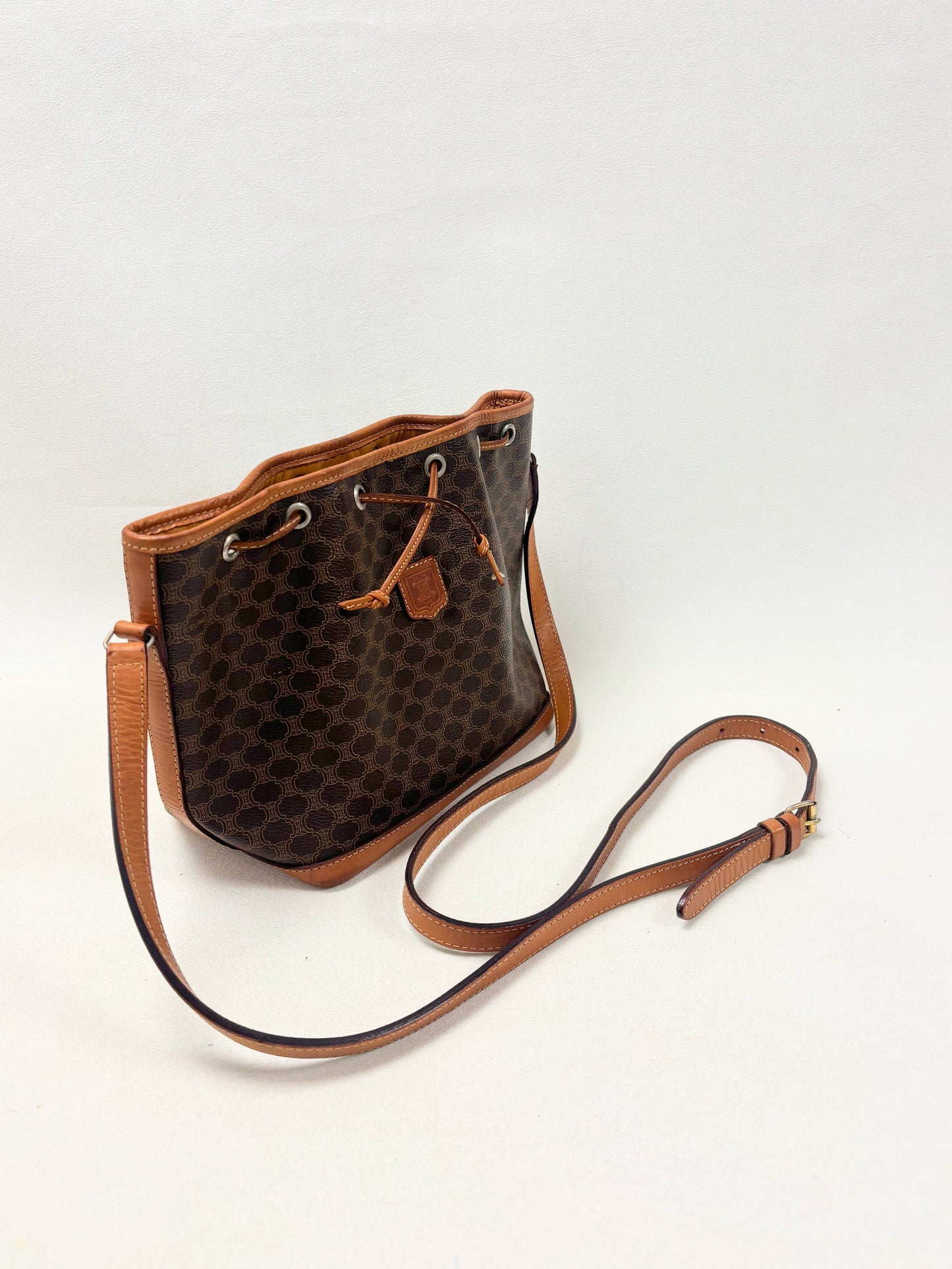 CÉLINE Sac Seau Triomphe PM