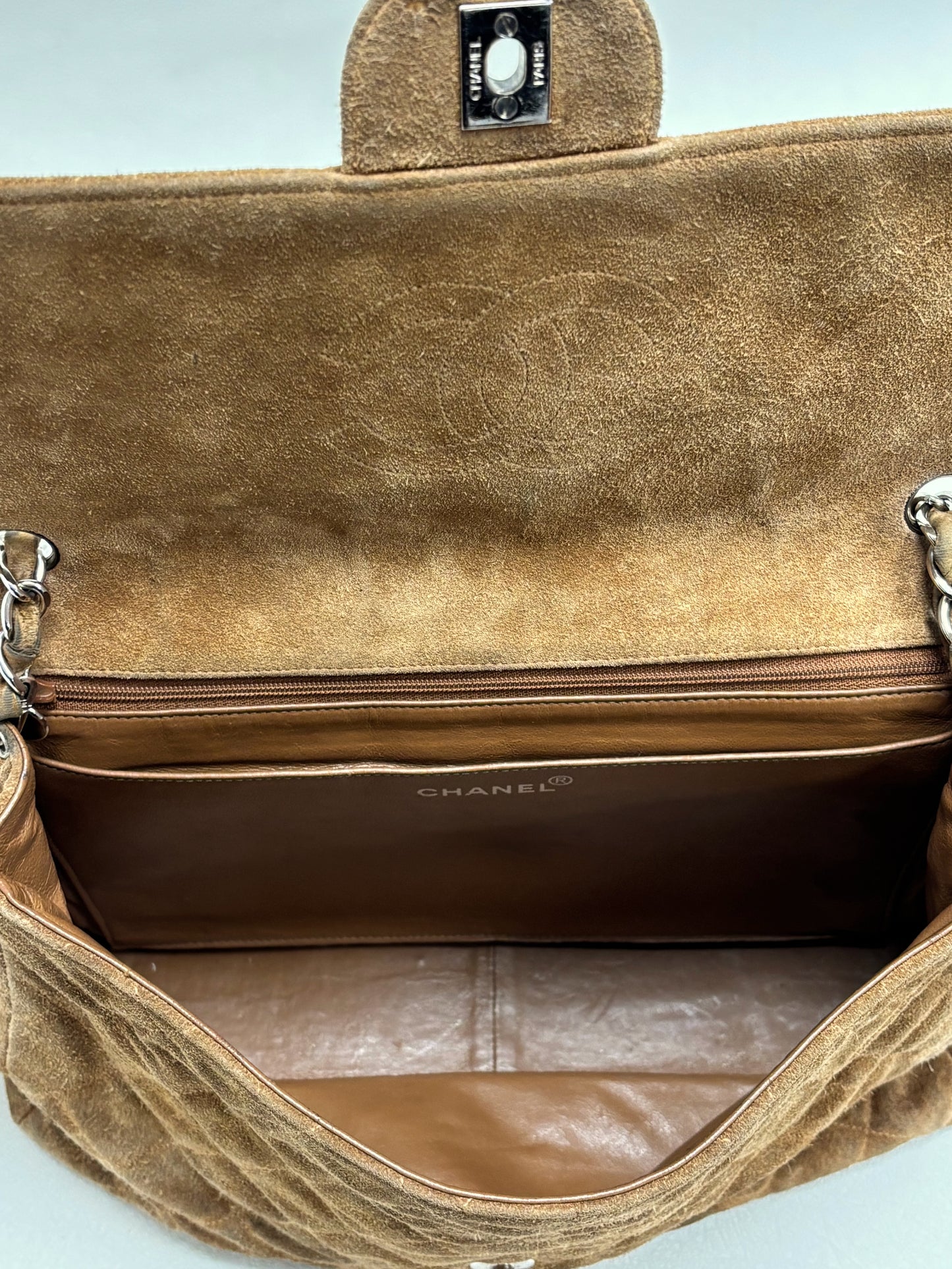 CHANEL Jumbo Single Flap Bag