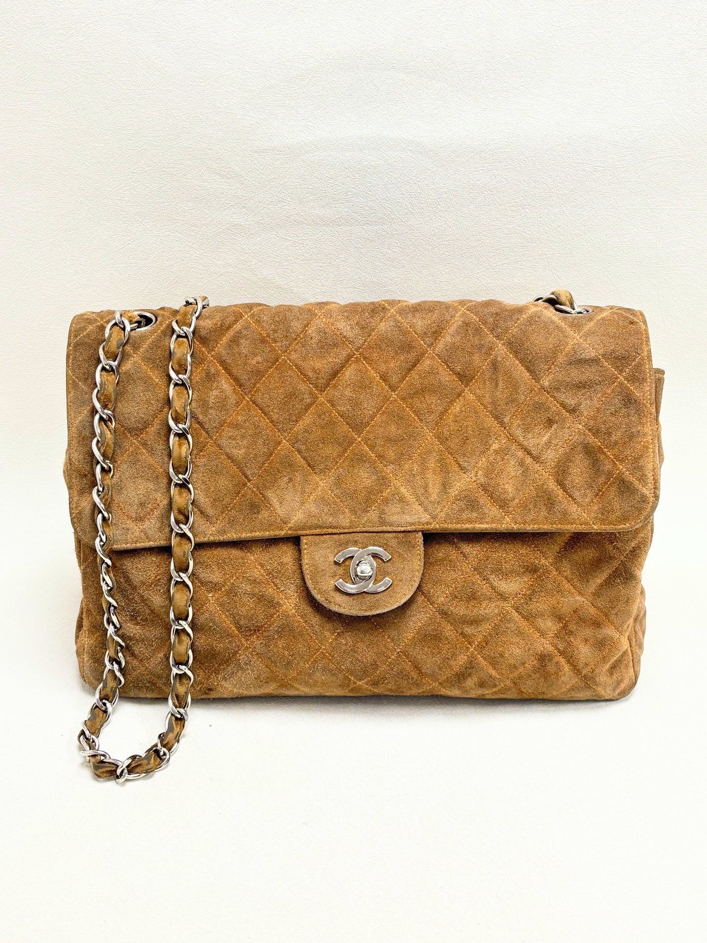 CHANEL Jumbo Single Flap Bag