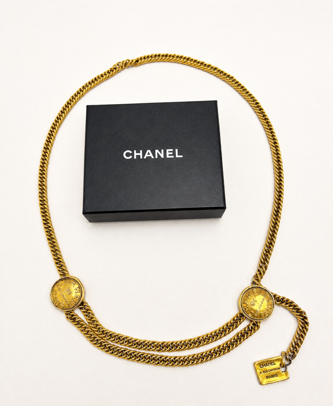 CHANEL Ceinture Médaillons