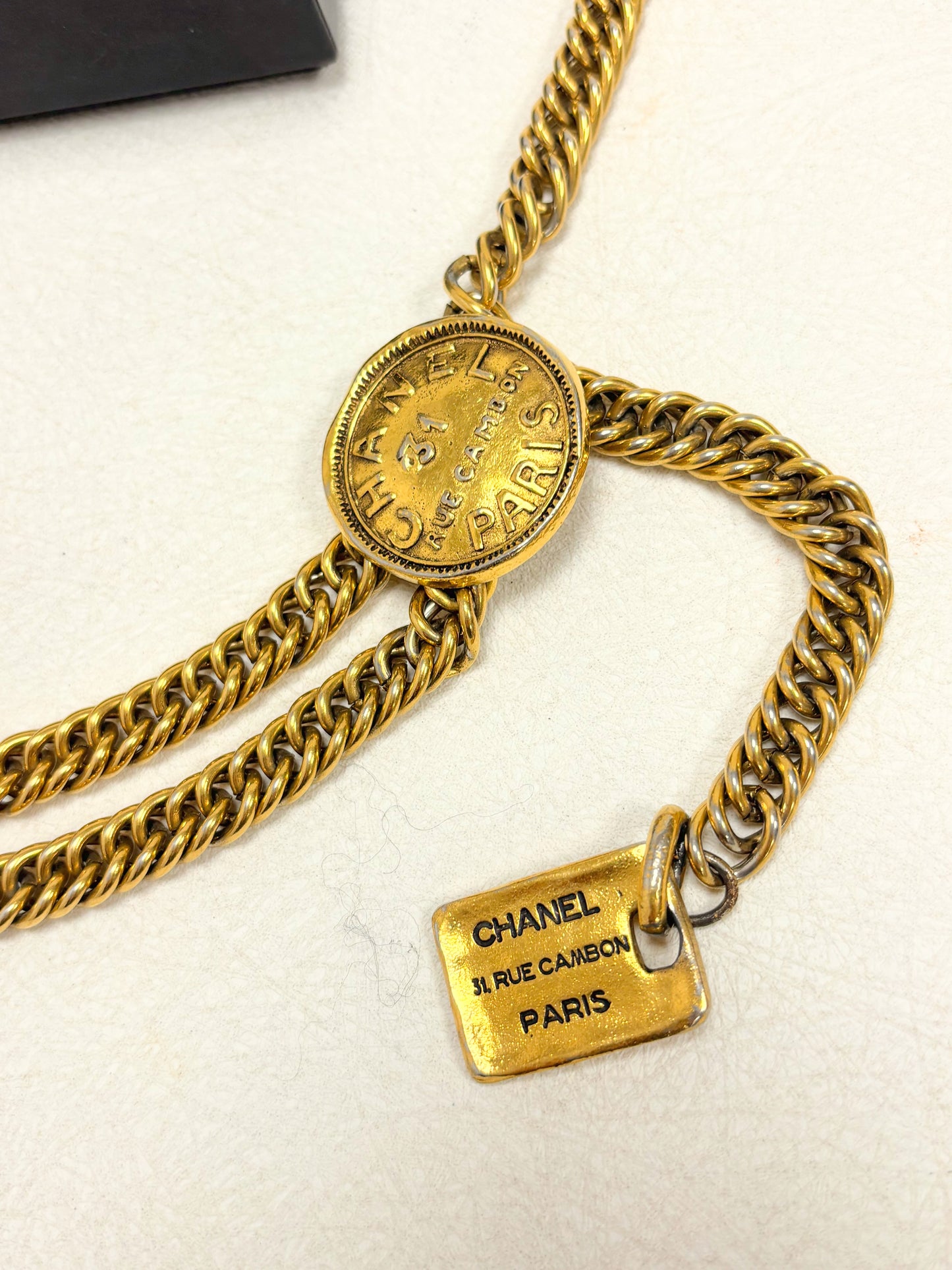 CHANEL Ceinture Médaillons