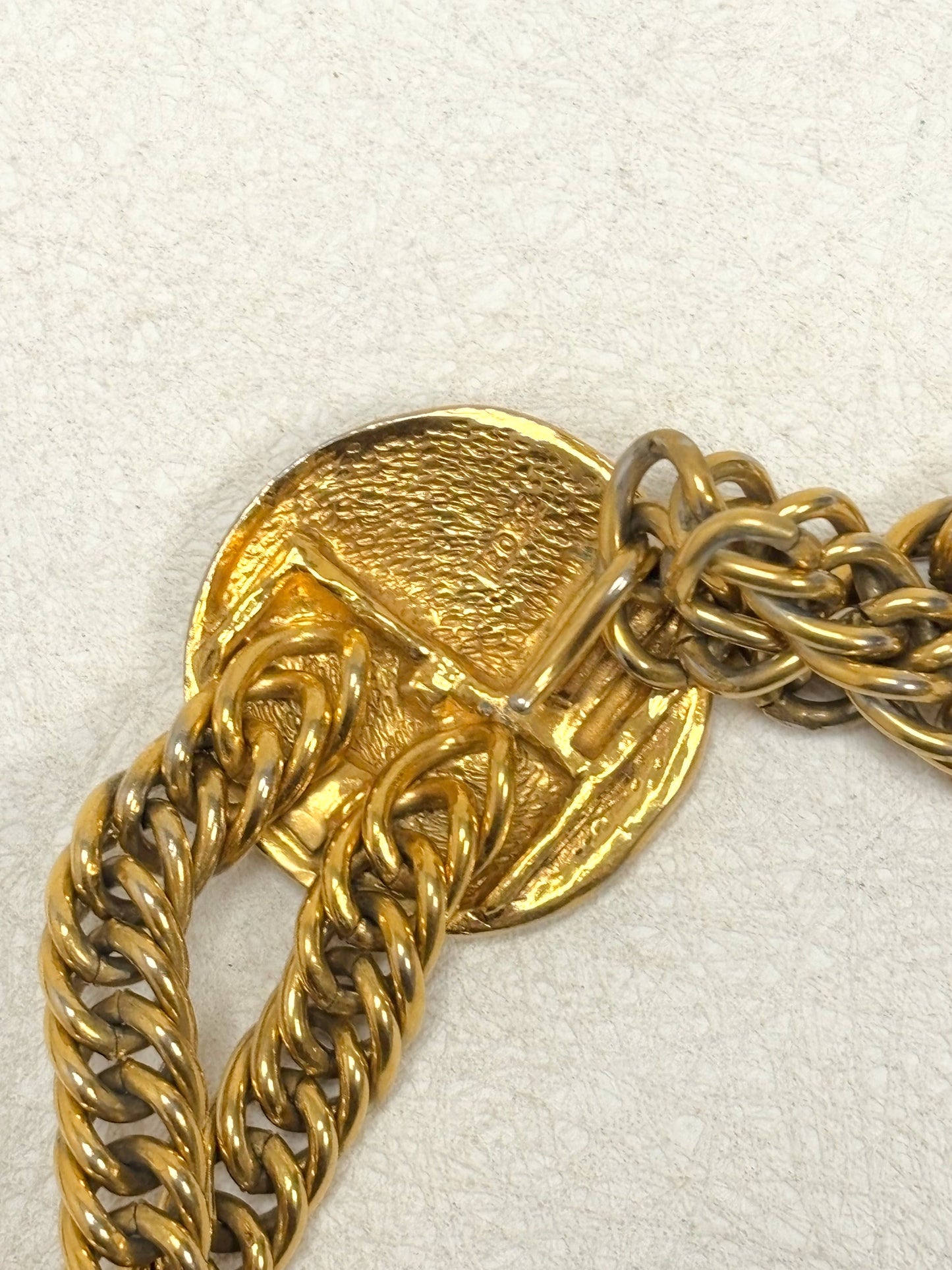 CHANEL Ceinture Médaillons