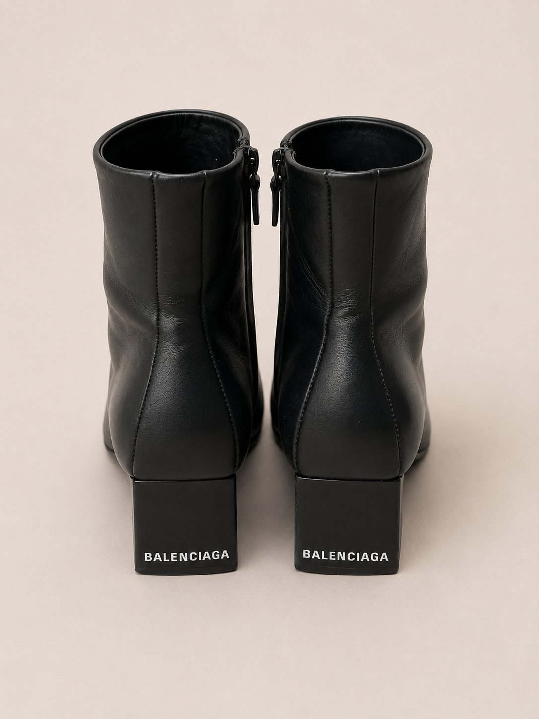 BALENCIAGA Boots Bouts Carrés