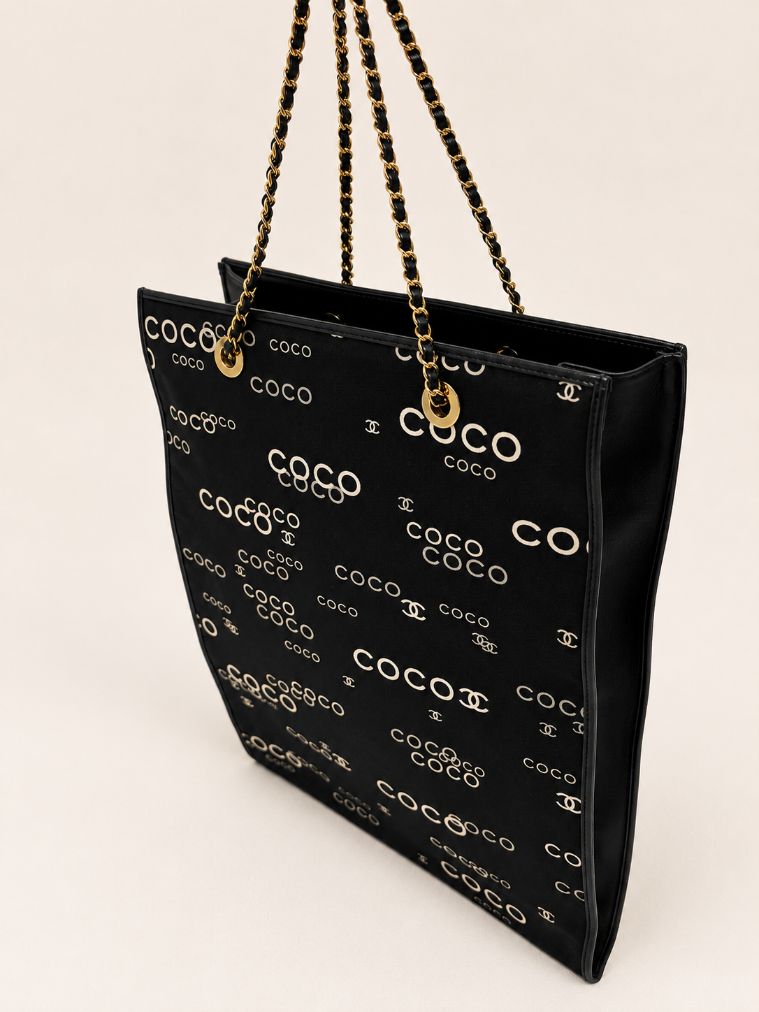 CHANEL Sac Cabas en toile Coco