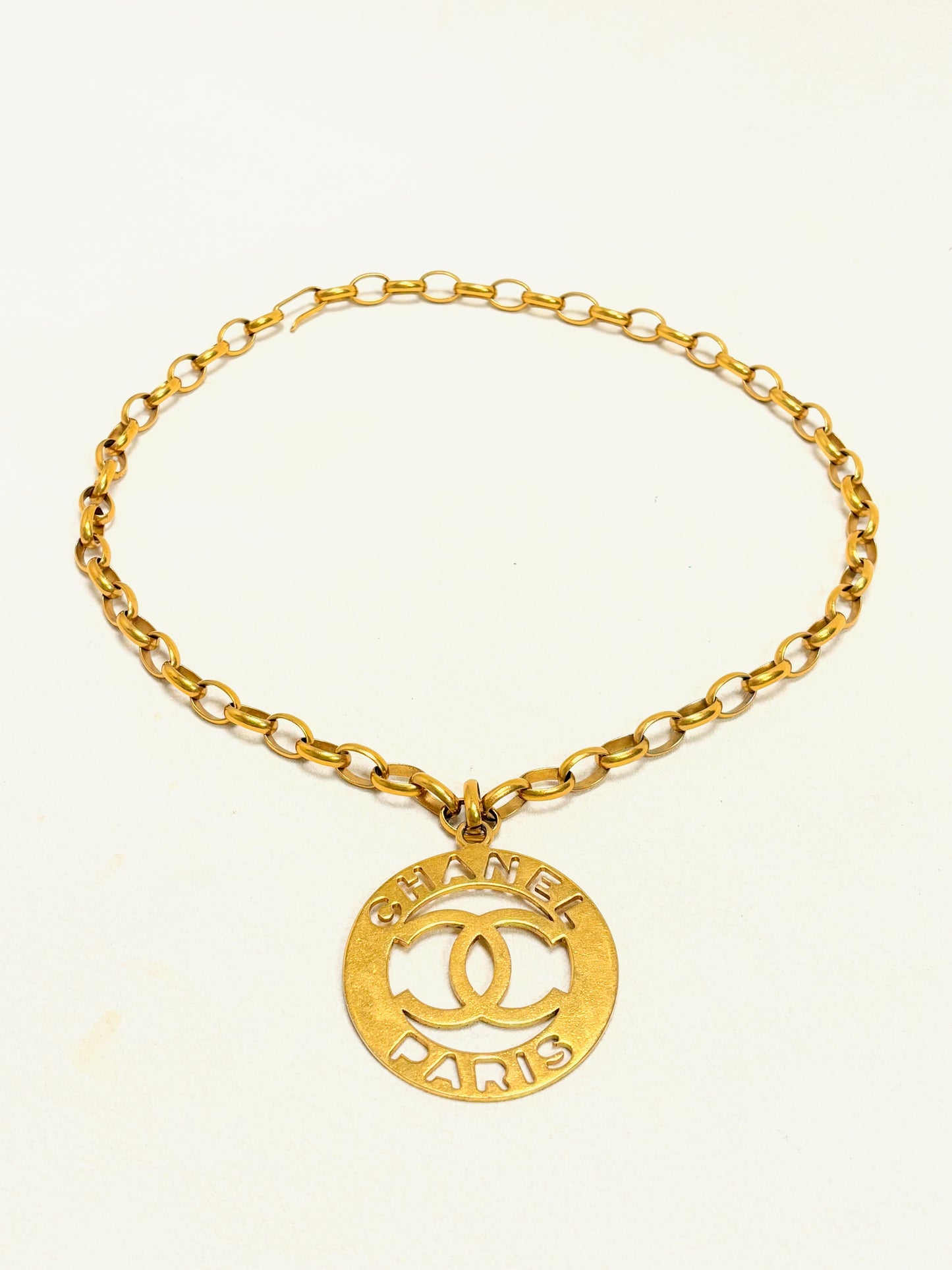 CHANEL Sautoir Médaillon SS 1988