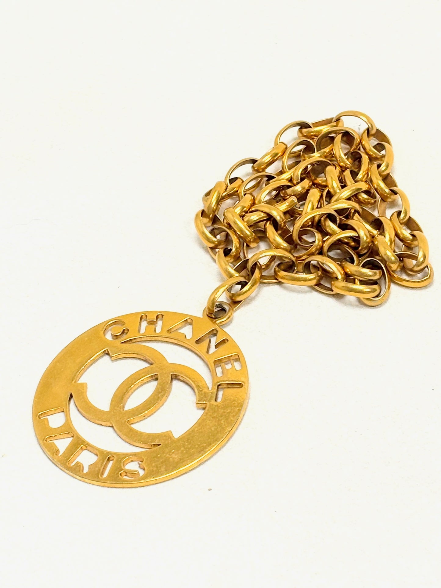 CHANEL Sautoir Médaillon SS 1988