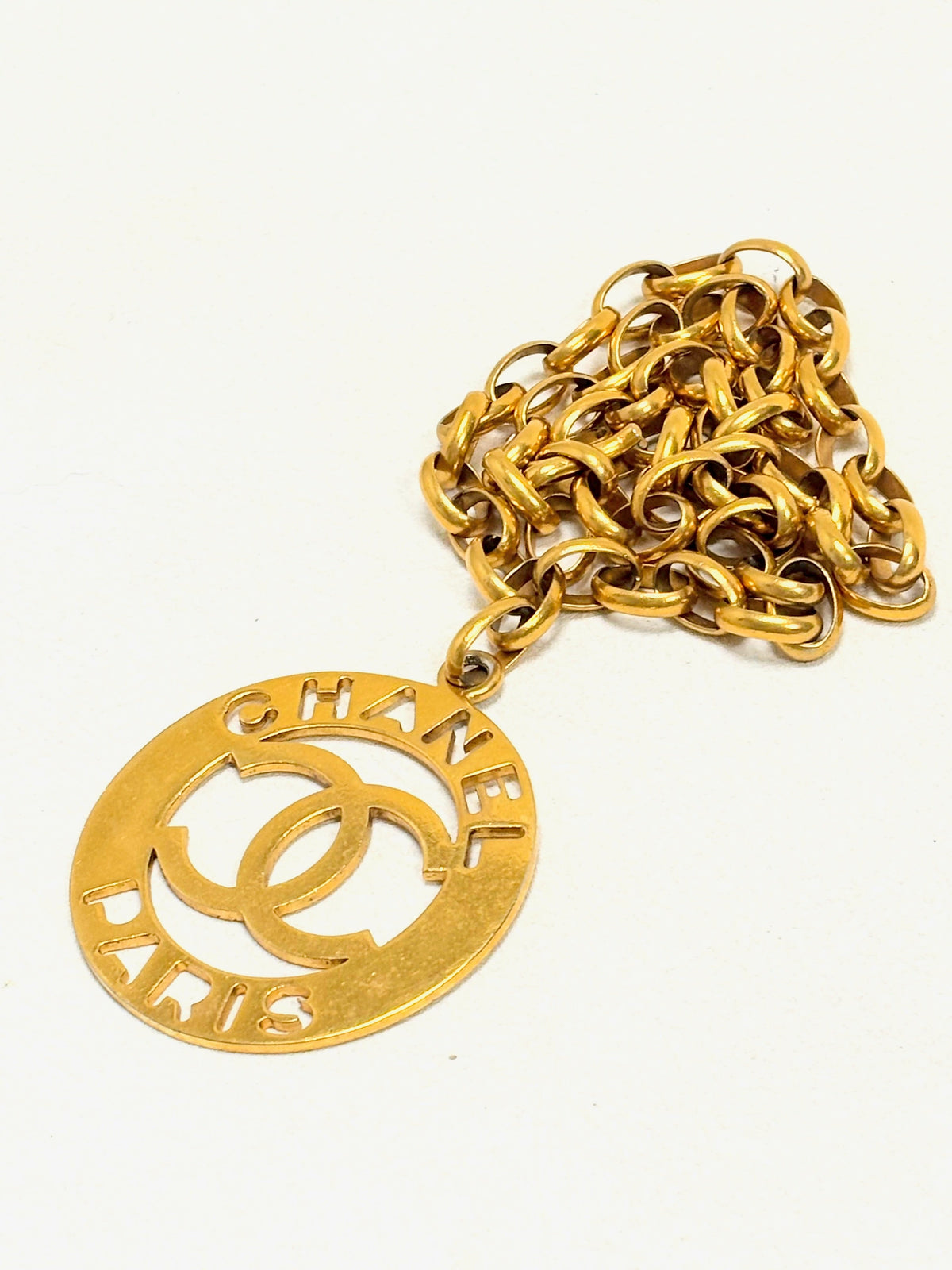 CHANEL Sautoir Médaillon SS 1988