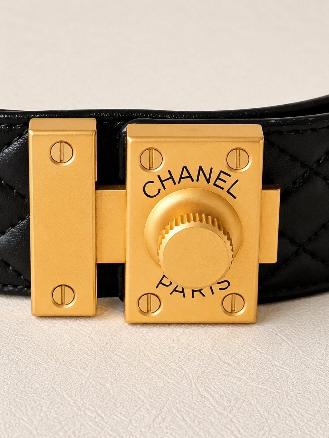 CHANEL Ceinture Locker 1994