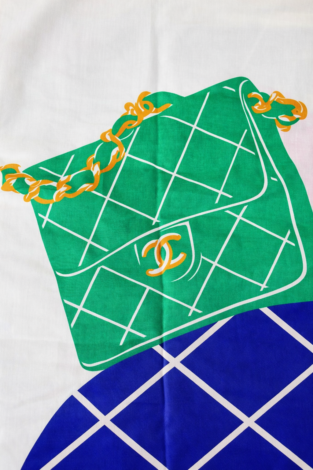 CHANEL Paréo Iconique 90's