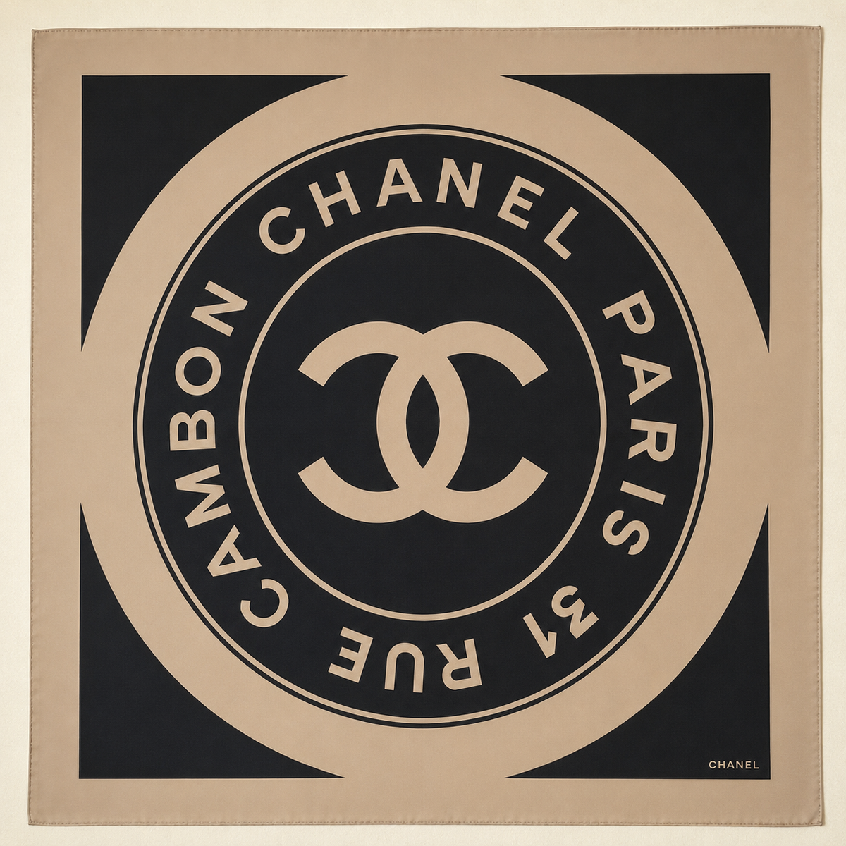 CHANEL Carré en soie