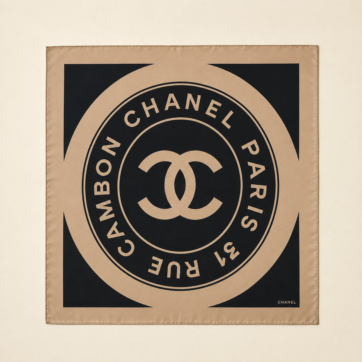 CHANEL Carré en soie