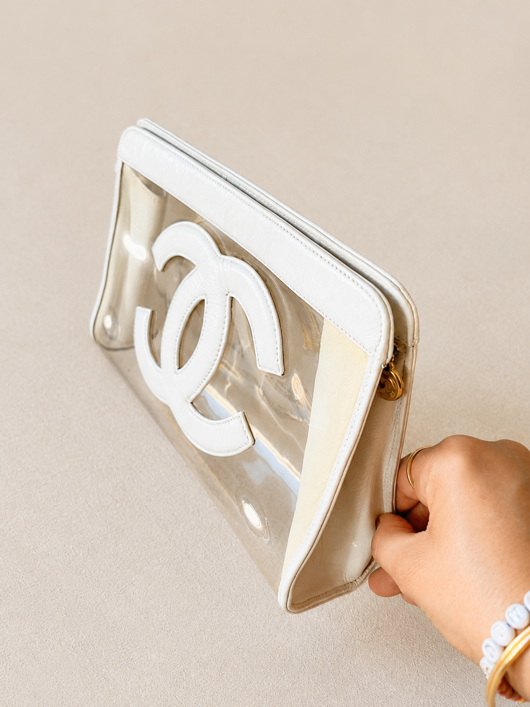 CHANEL Pochette en Vinyle