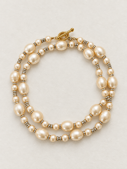 CHANEL Sautoir perles et strass