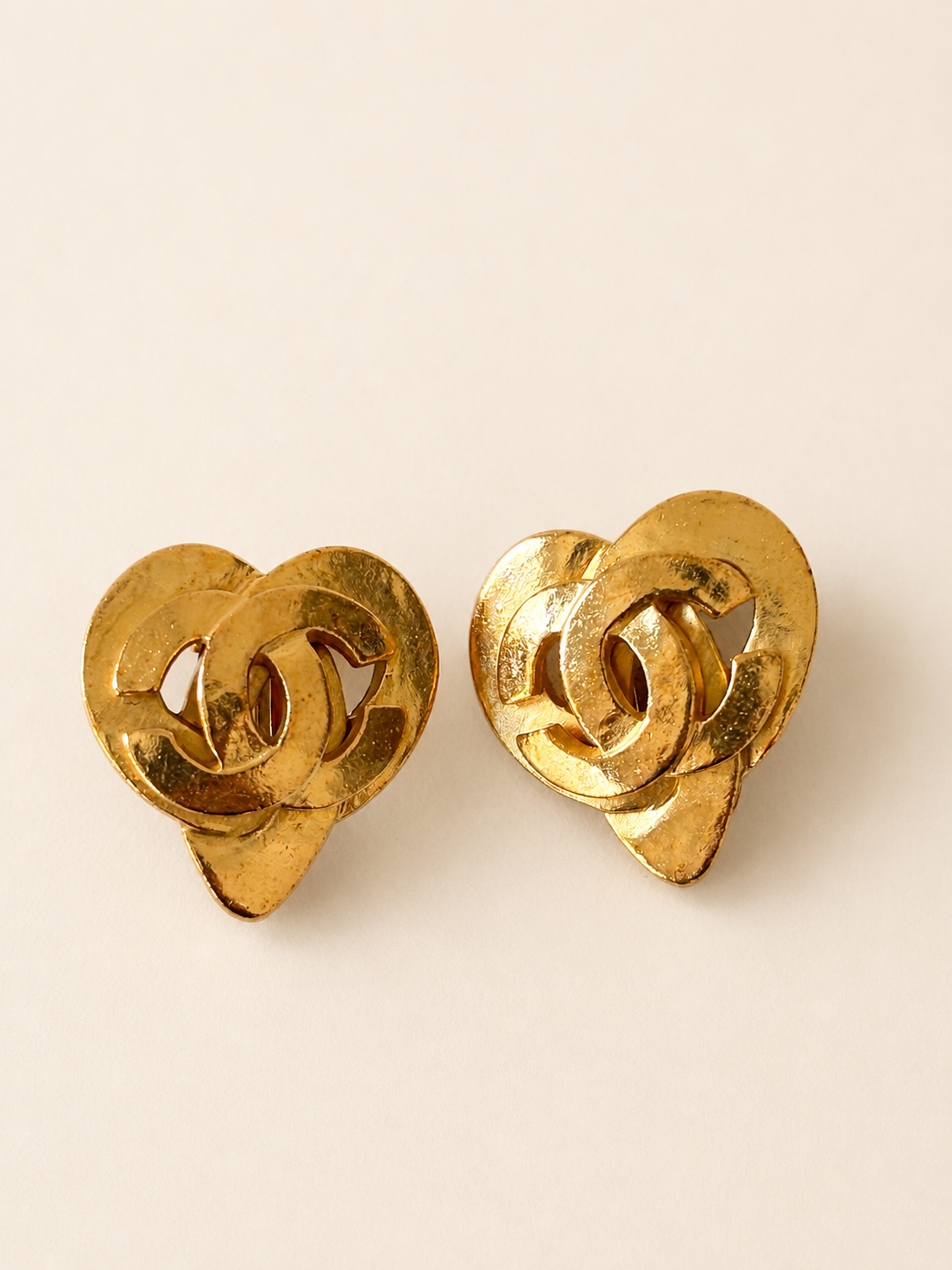 CHANEL Boucles d'oreilles Coeur
