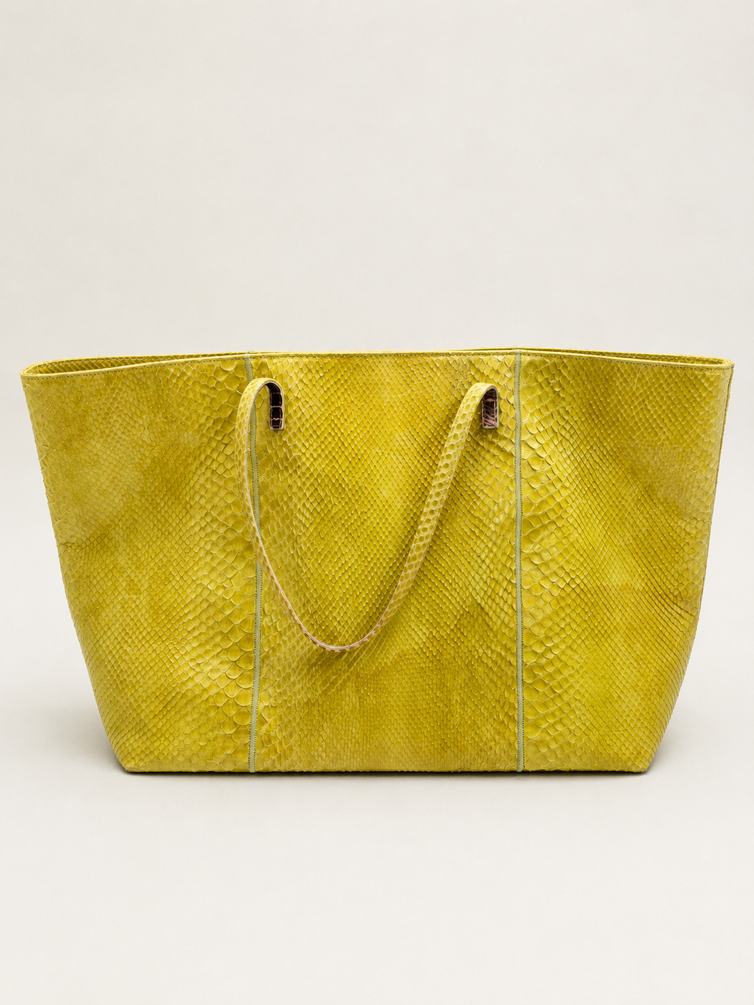 FENDI Sac Roll Bag en Python