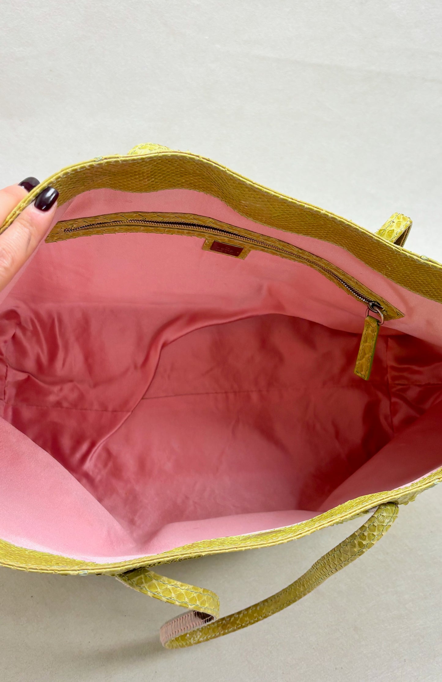 FENDI Sac Roll Bag en Python