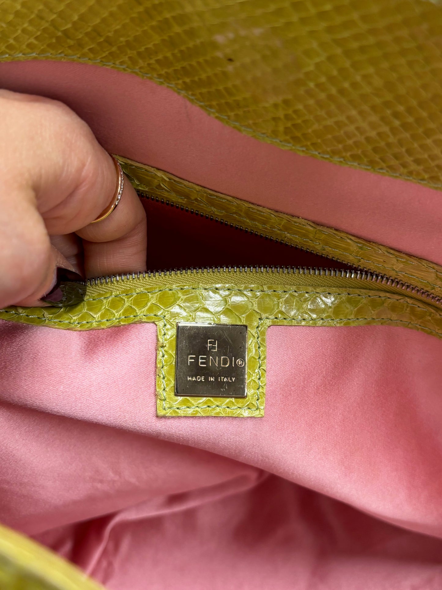 FENDI Sac Roll Bag en Python