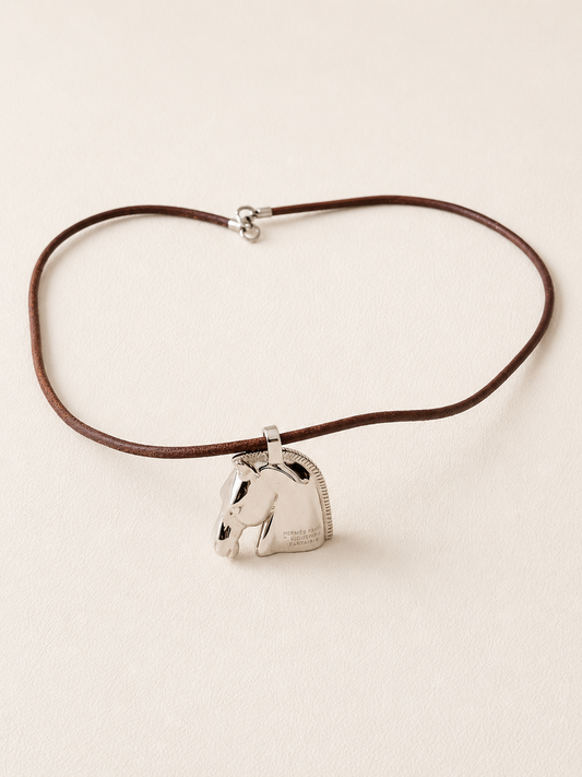 HERMÈS Pendentif Cheval