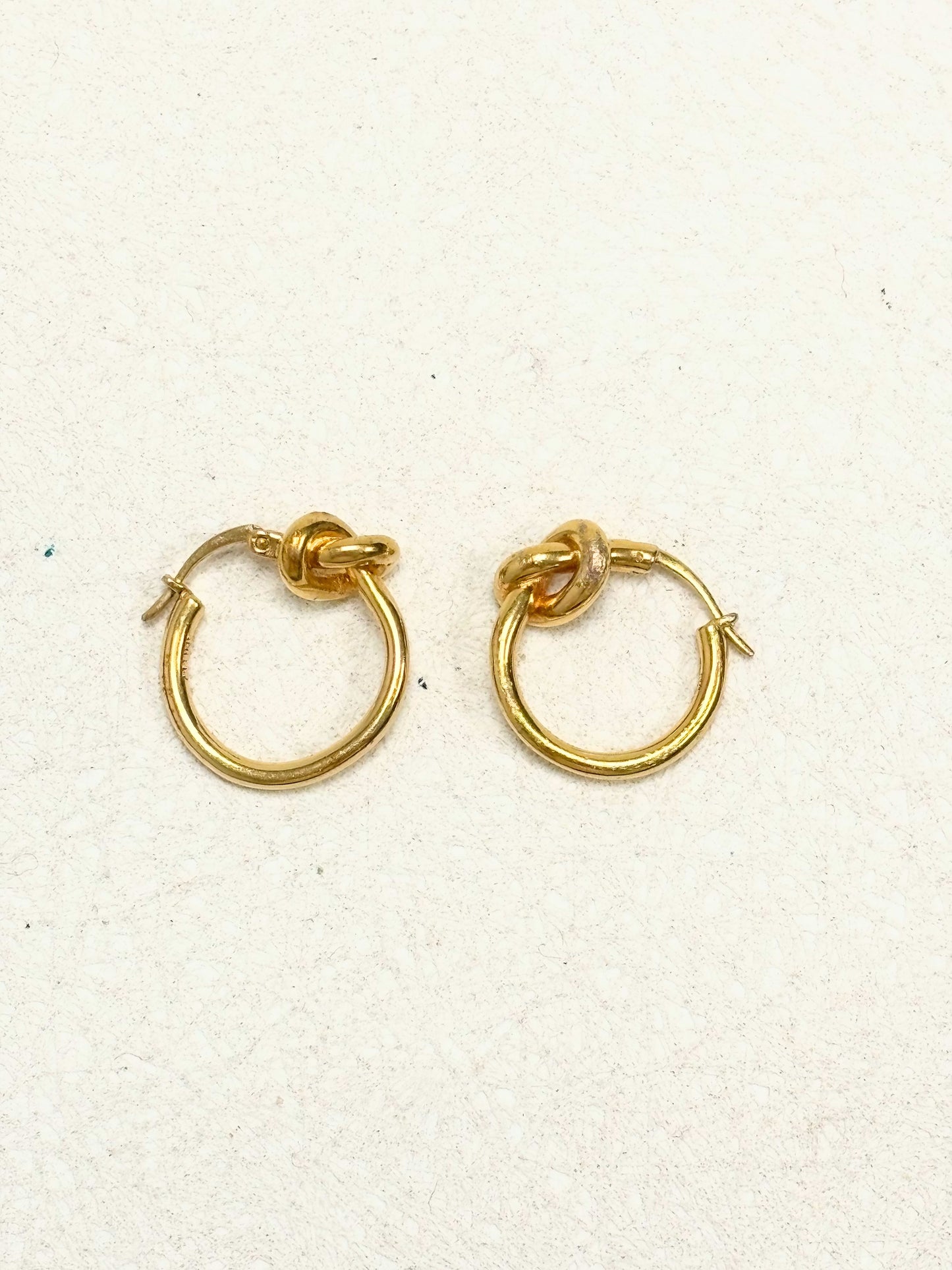 CÉLINE Knot solitaire earring