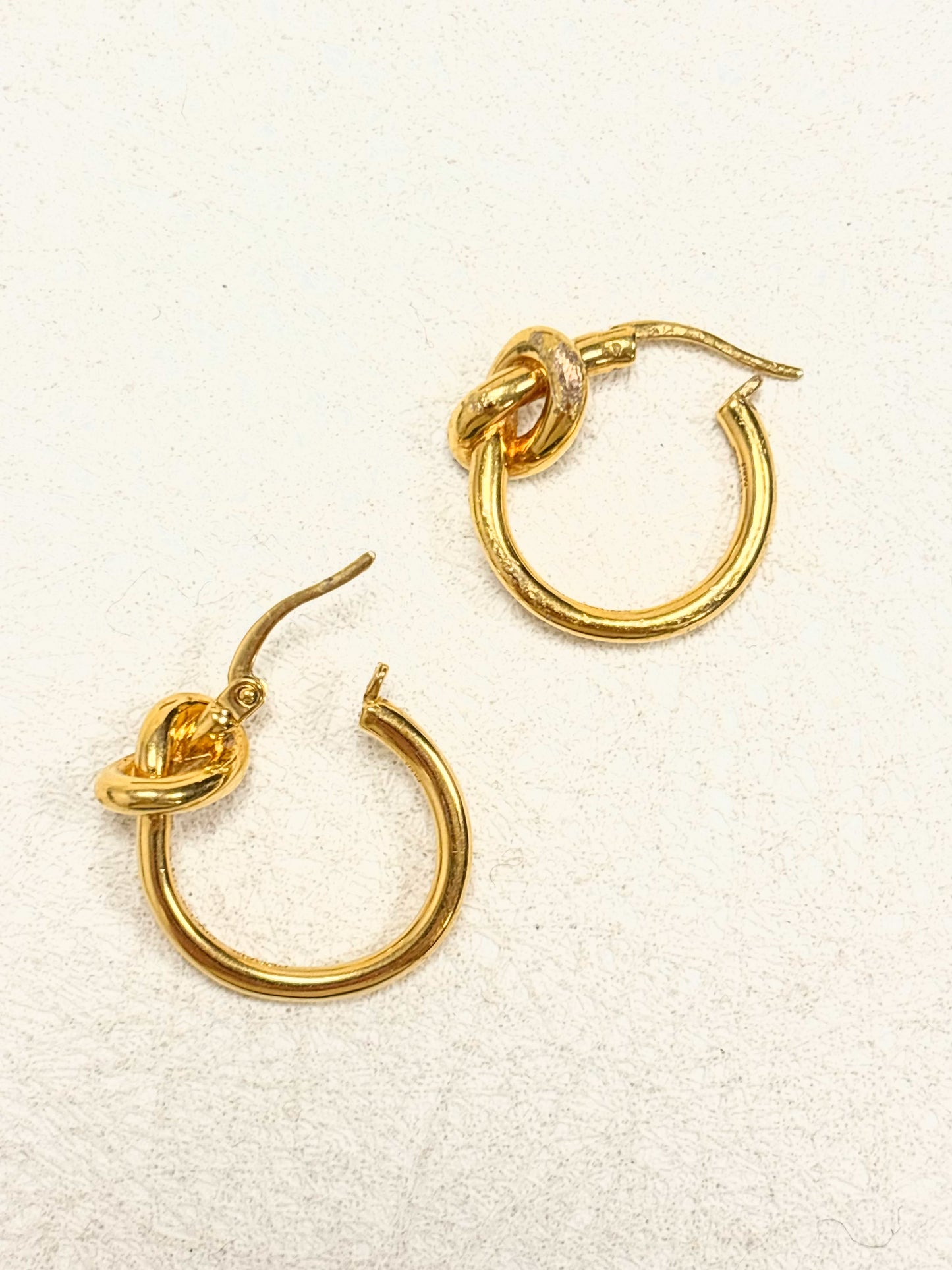 CÉLINE Knot solitaire earring