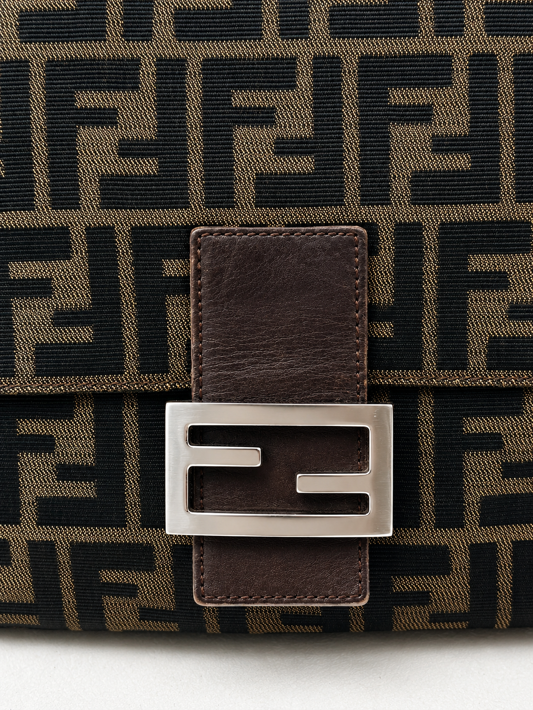 FENDI Sac Mamma Baguette Zucca
