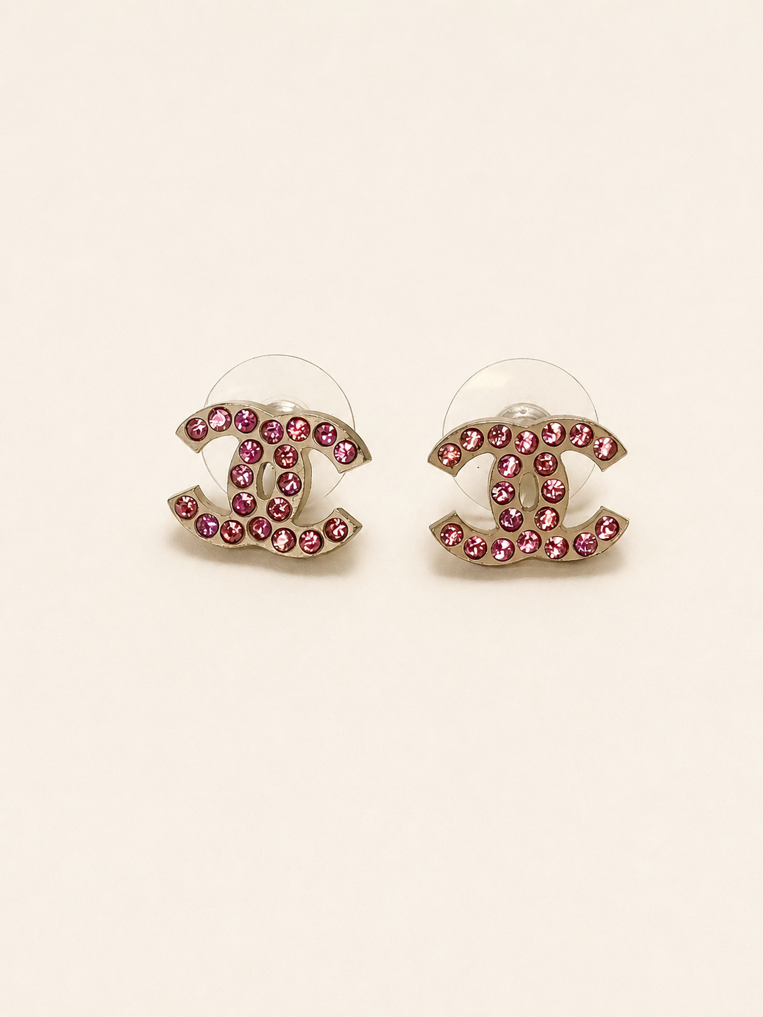 CHANEL Boucles d'oreilles CC Strass