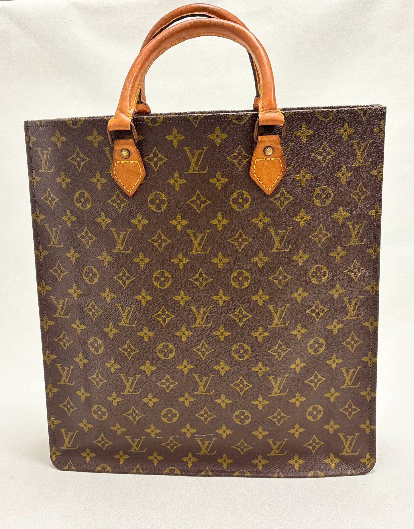 LOUIS VUITTON Sac plat