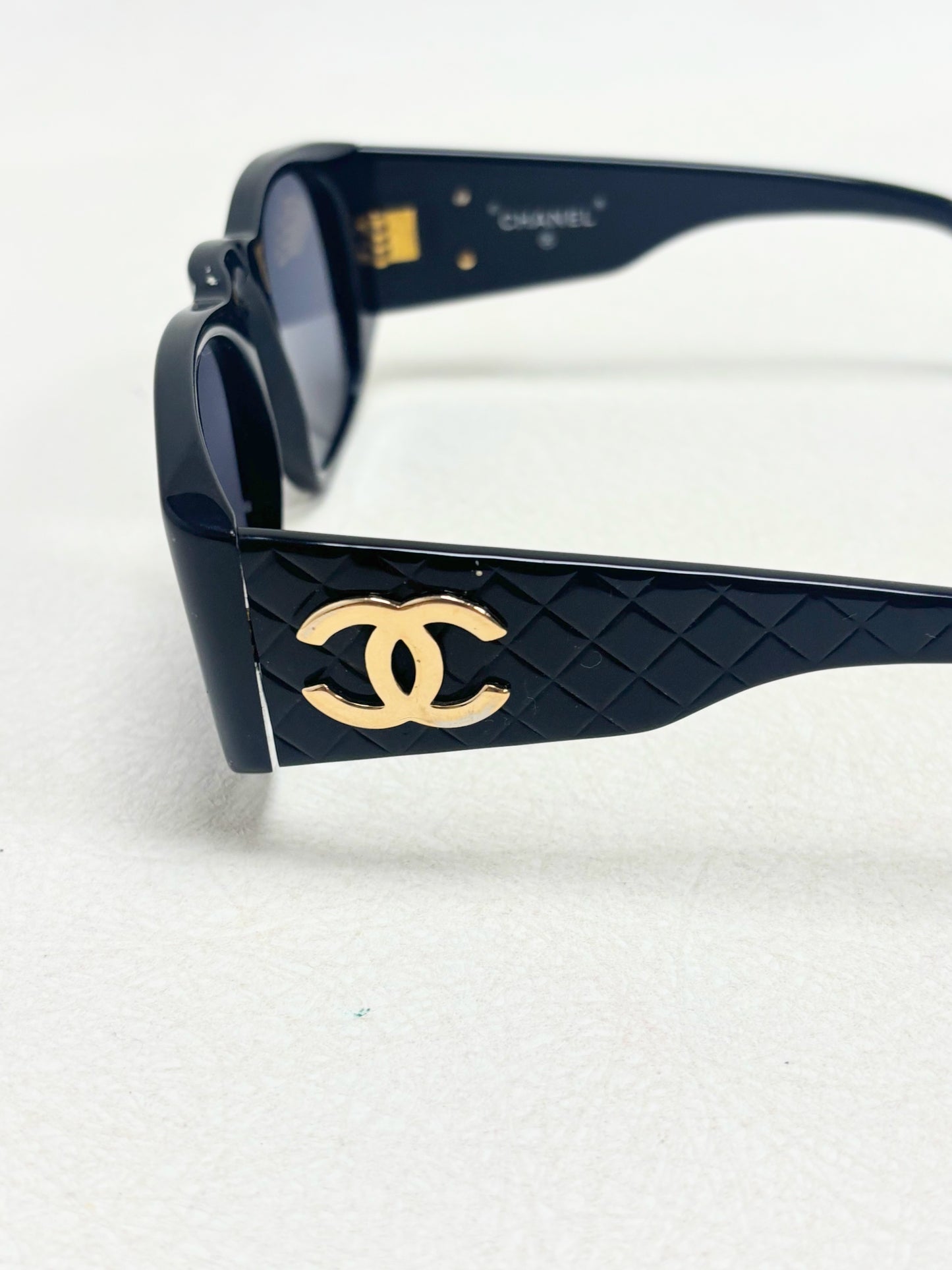 CHANEL Lunettes de soleil