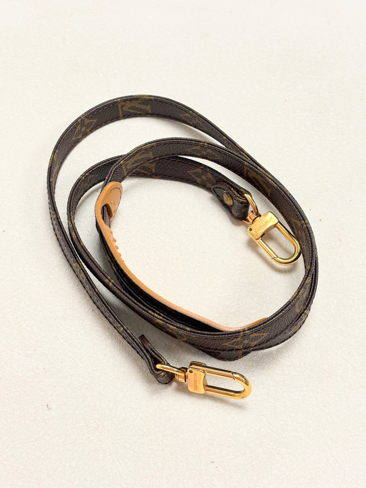 LOUIS VUITTON Bandoulière Monogramme