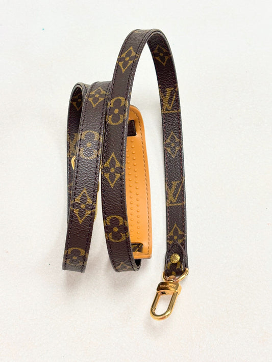 LOUIS VUITTON Bandoulière Monogramme