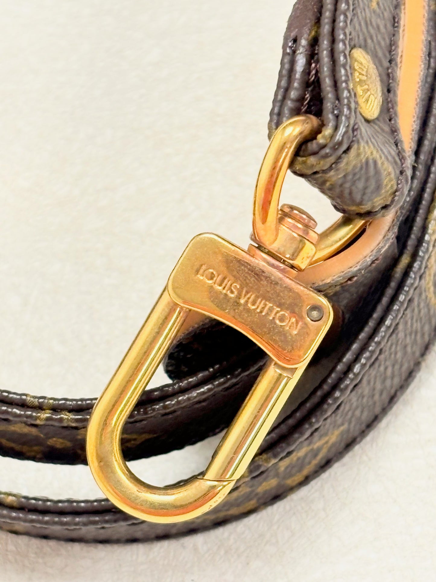 LOUIS VUITTON Bandoulière Monogramme