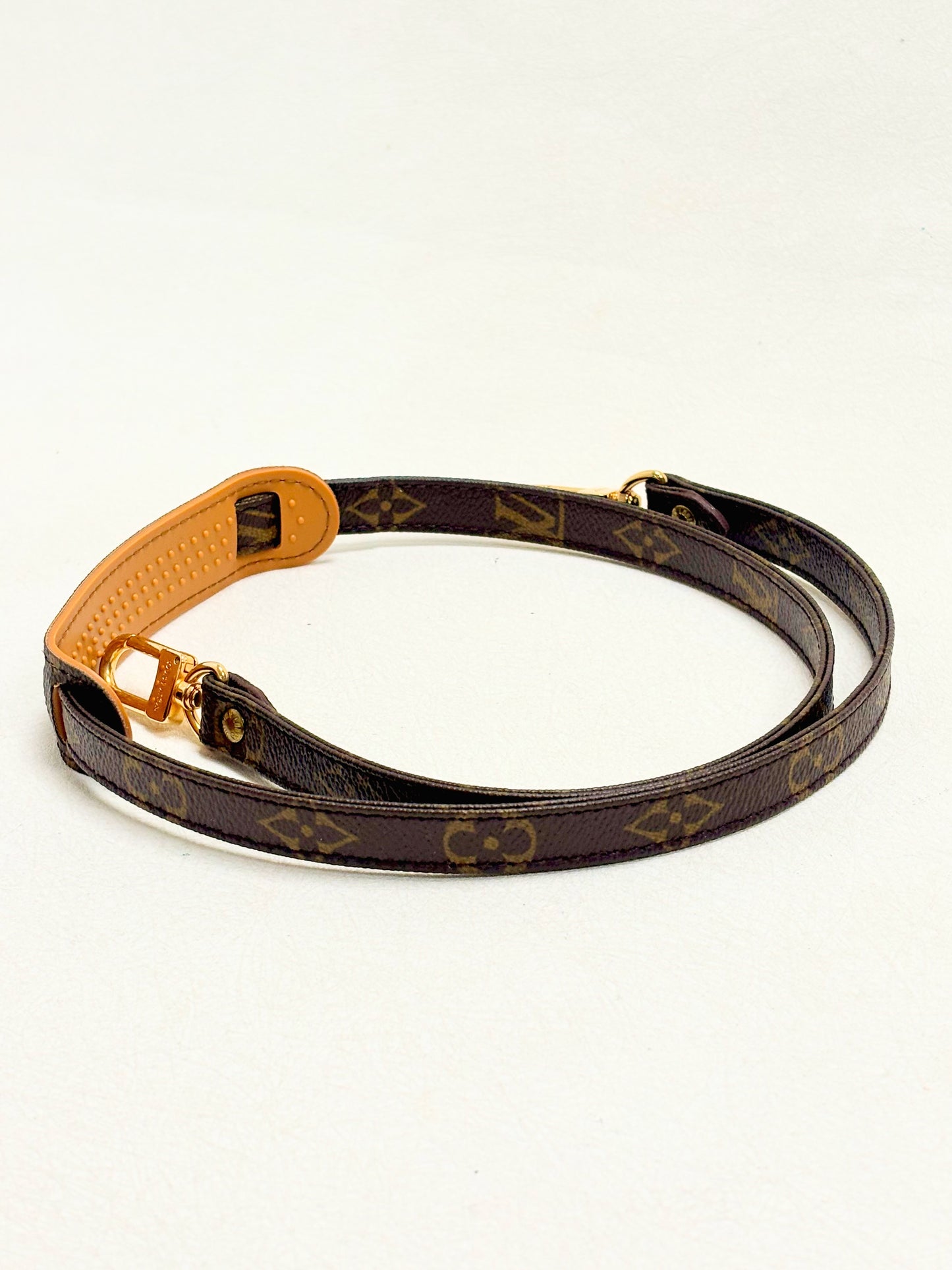 LOUIS VUITTON Bandoulière Monogramme