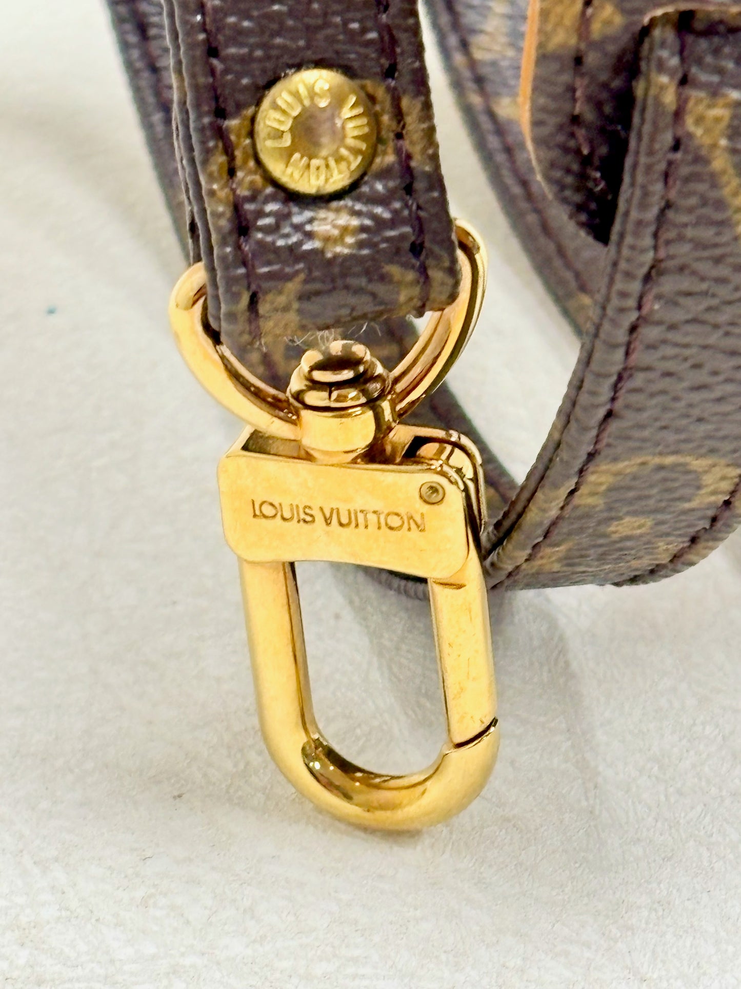LOUIS VUITTON Bandoulière Monogramme