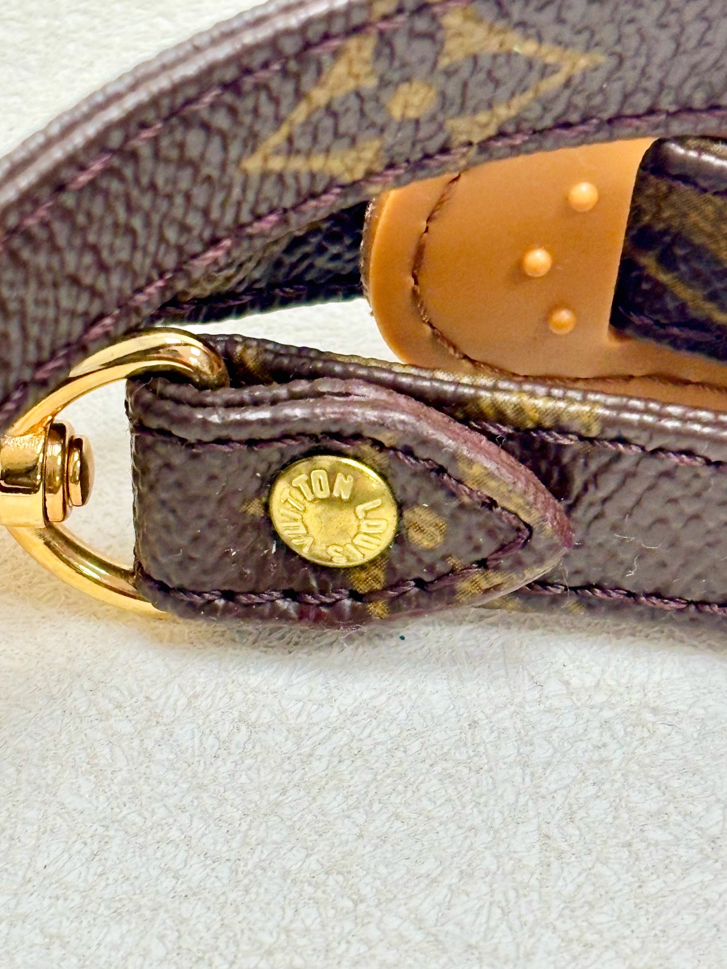 LOUIS VUITTON Bandoulière Monogramme