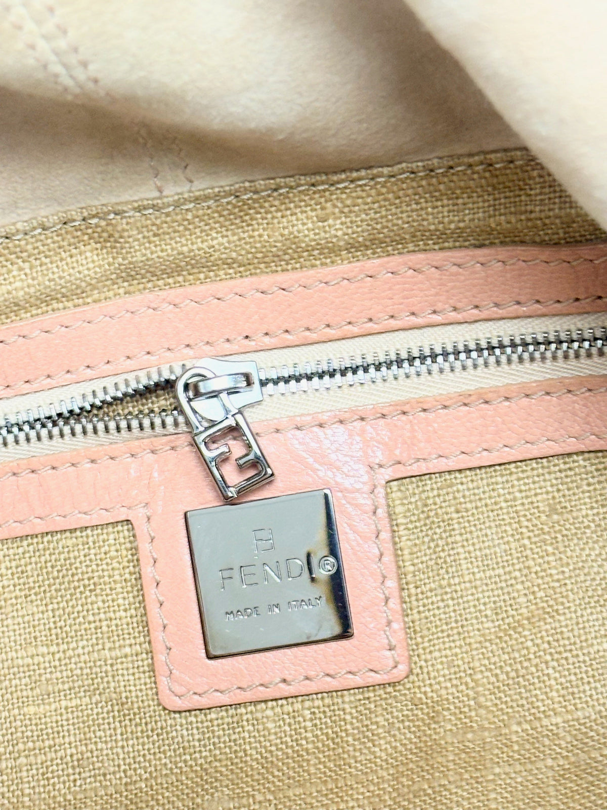 FENDI Sac Mamma Baguette