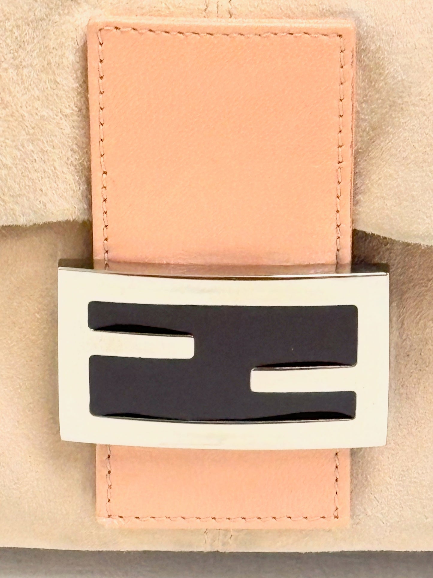 FENDI Sac Mamma Baguette