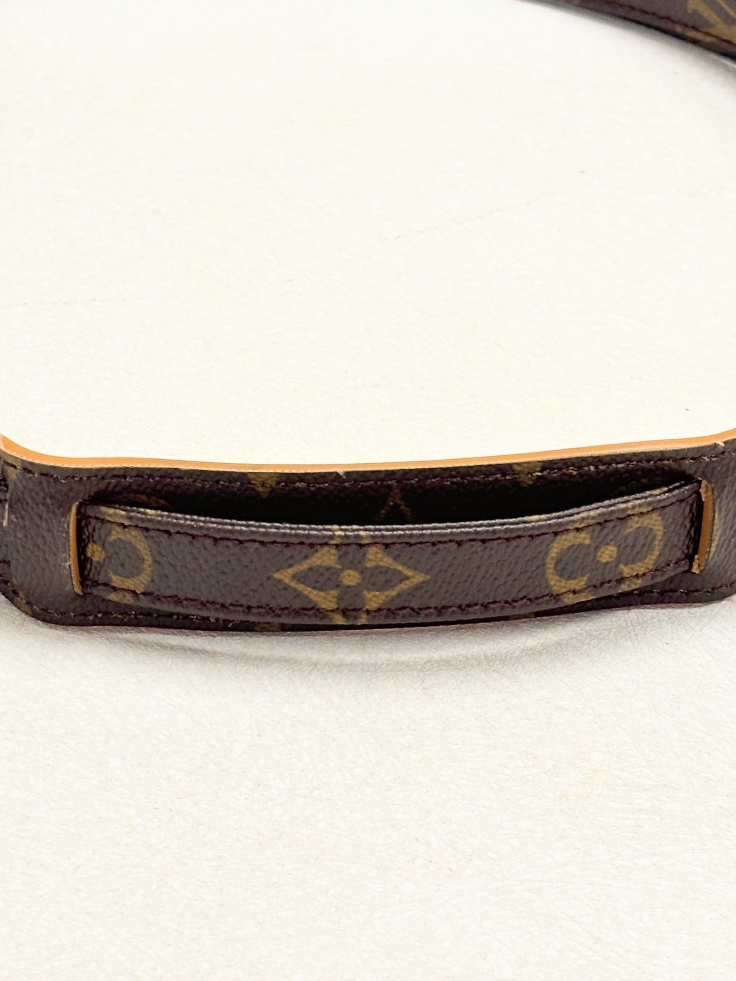 LOUIS VUITTON Bandoulière Monogramme