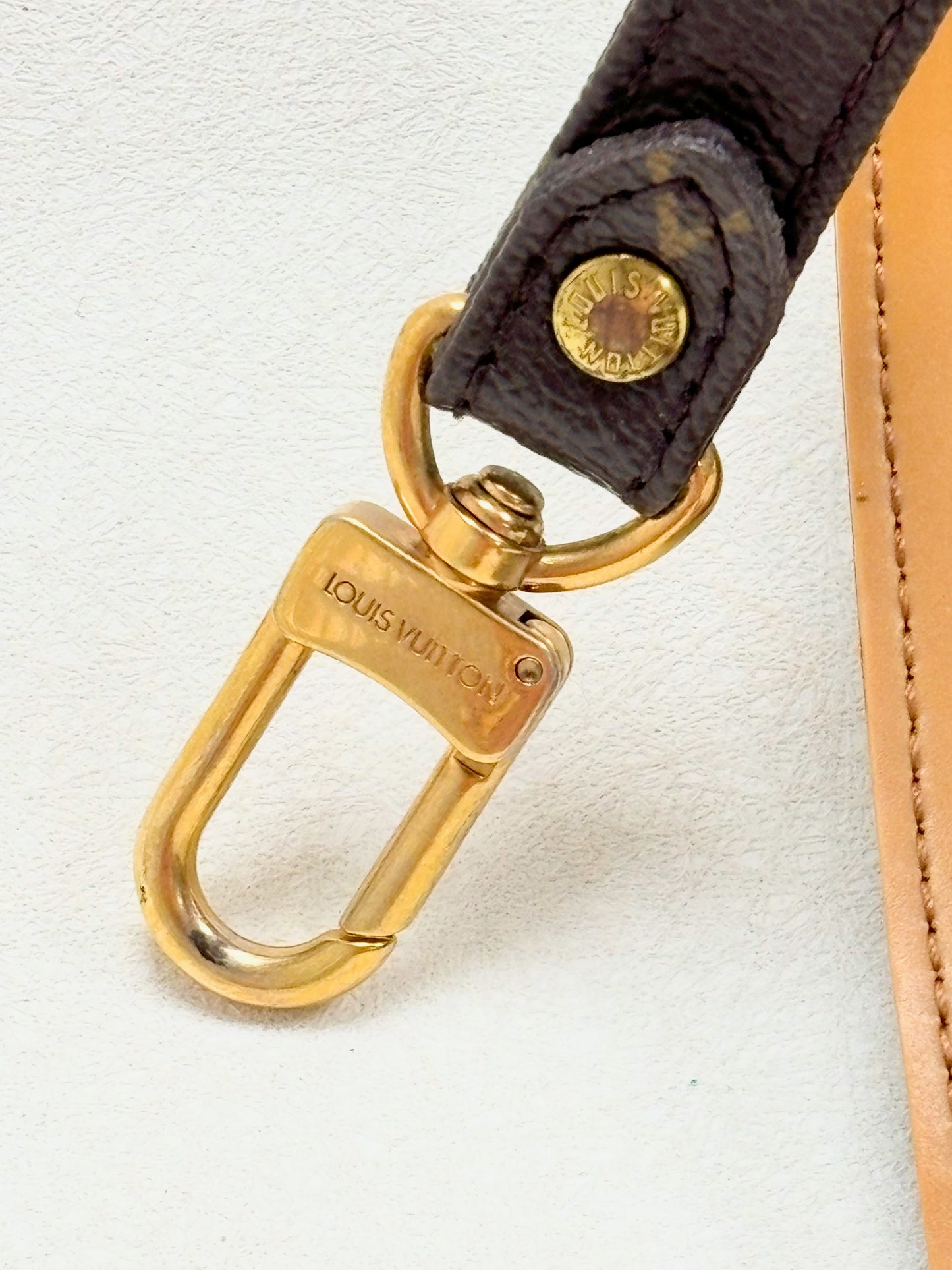 LOUIS VUITTON Bandoulière Monogramme