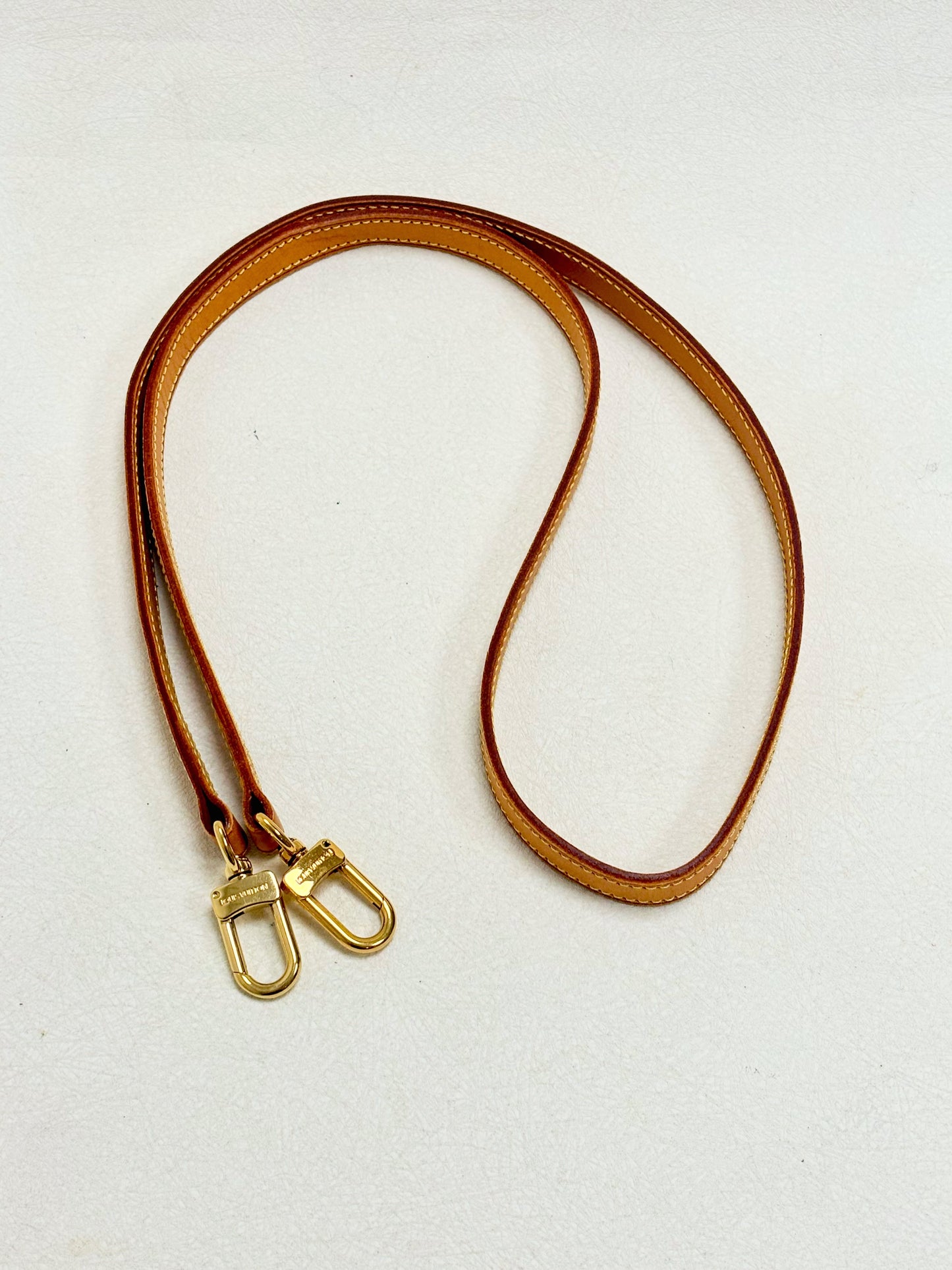 LOUIS VUITTON Bandoulière cuir
