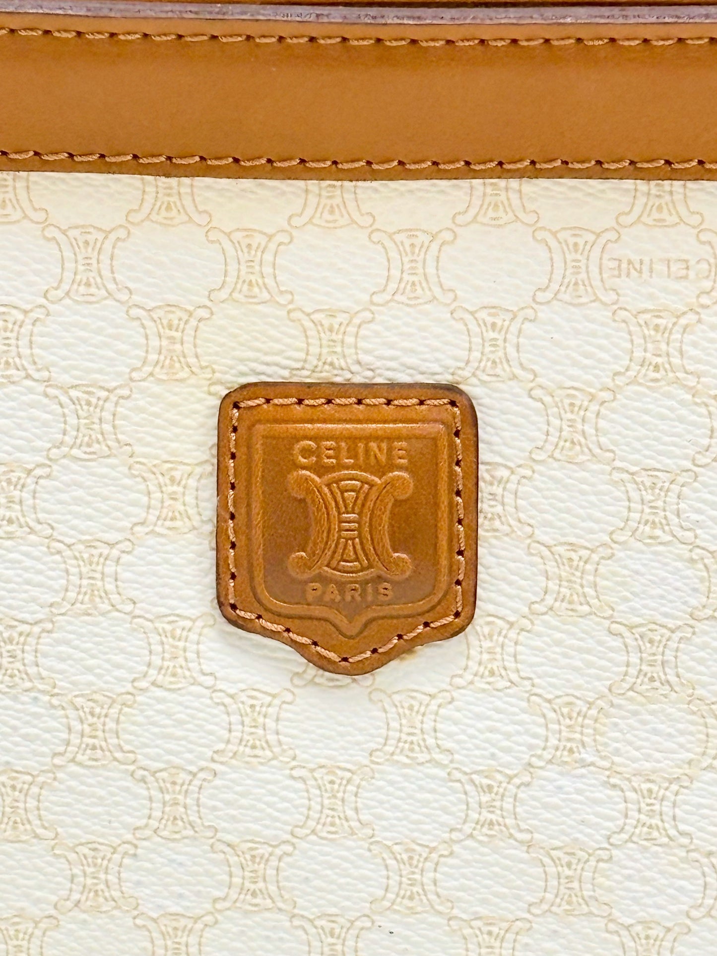 CÉLINE Pochette Triomphe