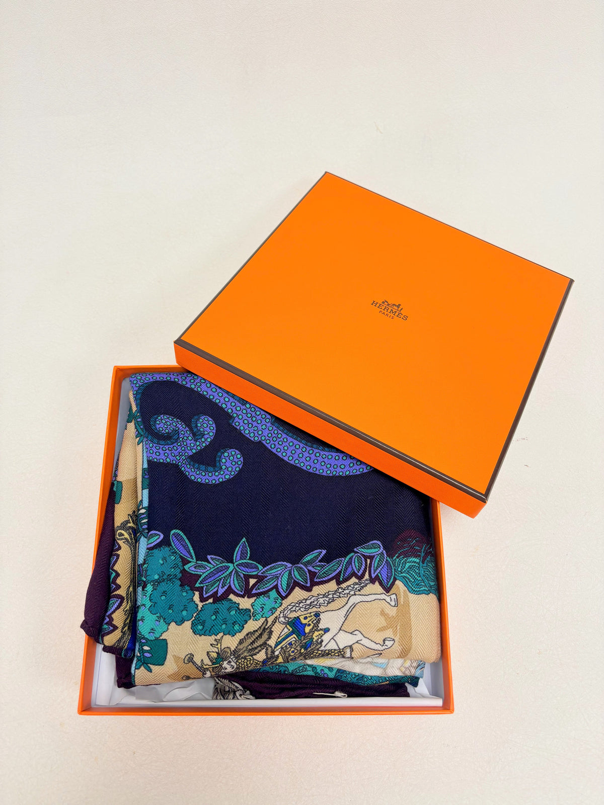 HERMÈS Châle cachemire et soie