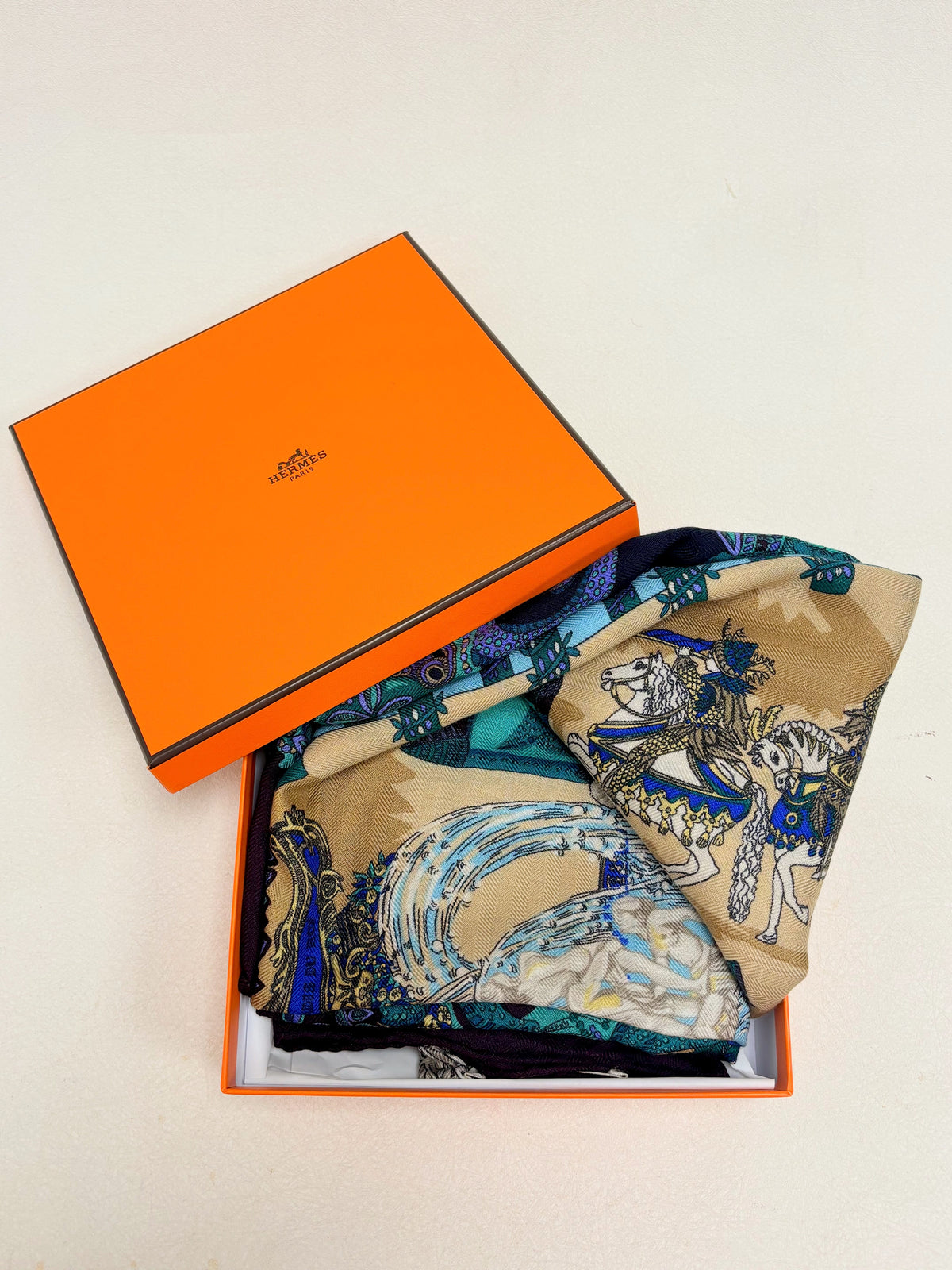 HERMÈS Châle cachemire et soie