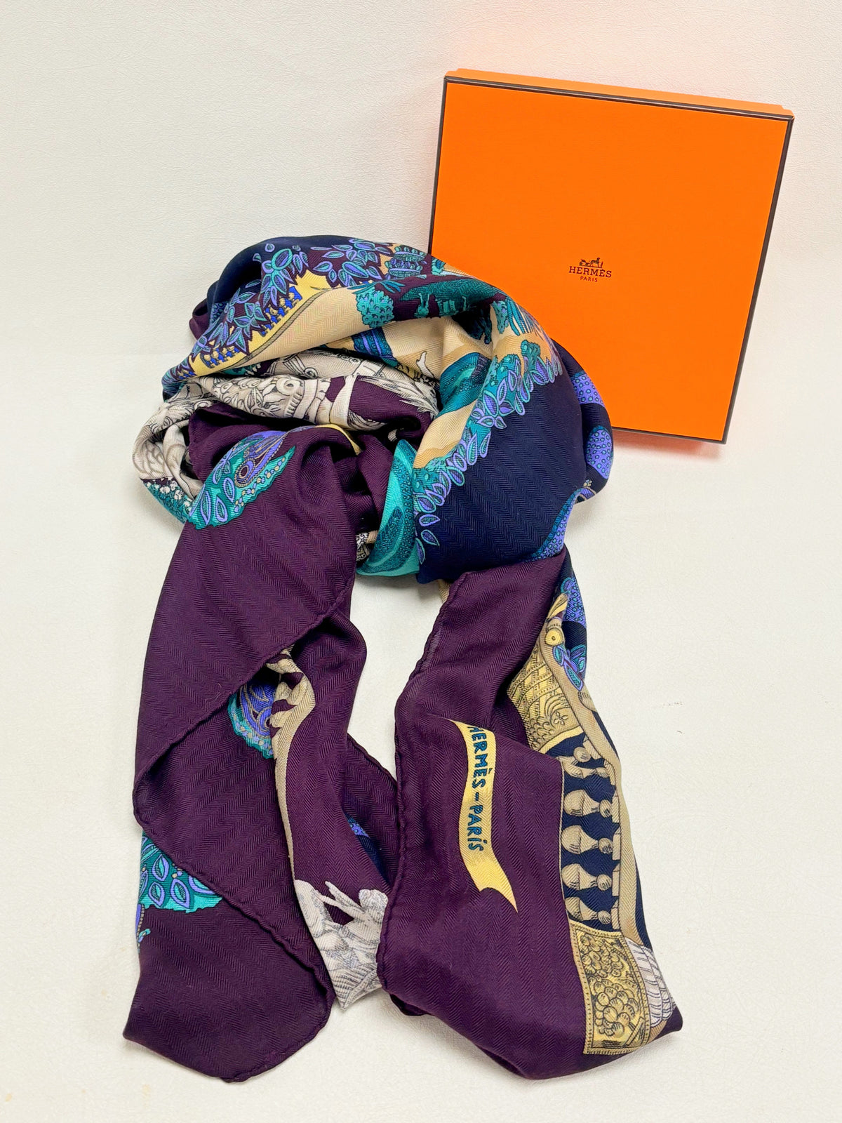 HERMÈS Châle cachemire et soie